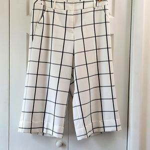 Wide leg window pane crop pants